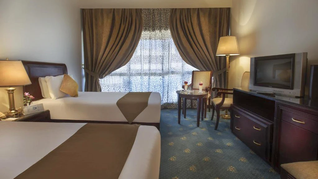 الفندق بيراميزا إيزيس الأقصر - الأقصر